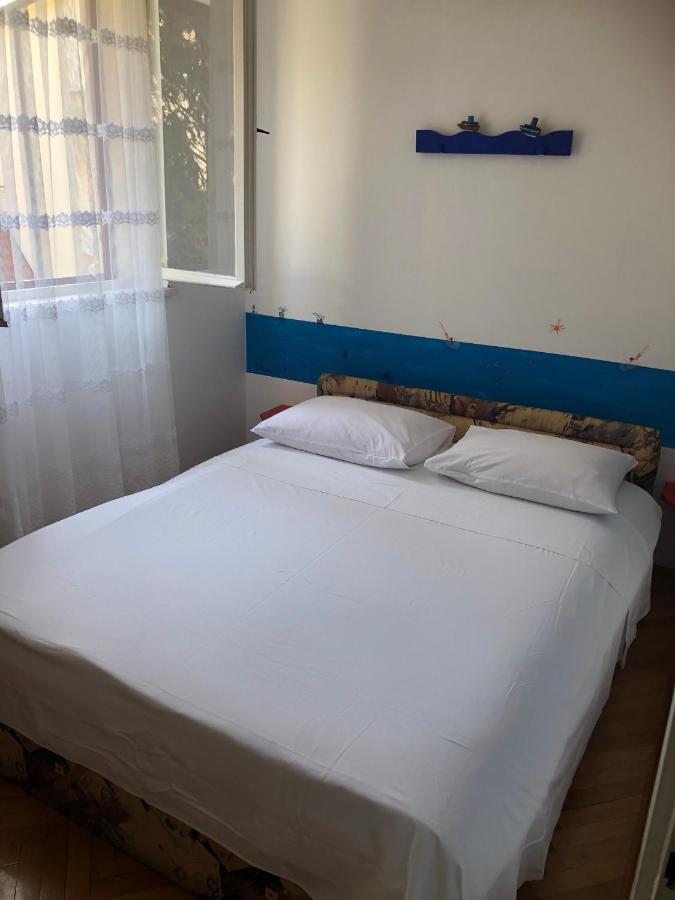 Apartmani Maretimo 프리모스턴 외부 사진
